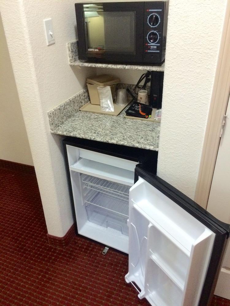 Comfort Inn & Suites Chesapeake - Portsmouth Eksteriør bilde