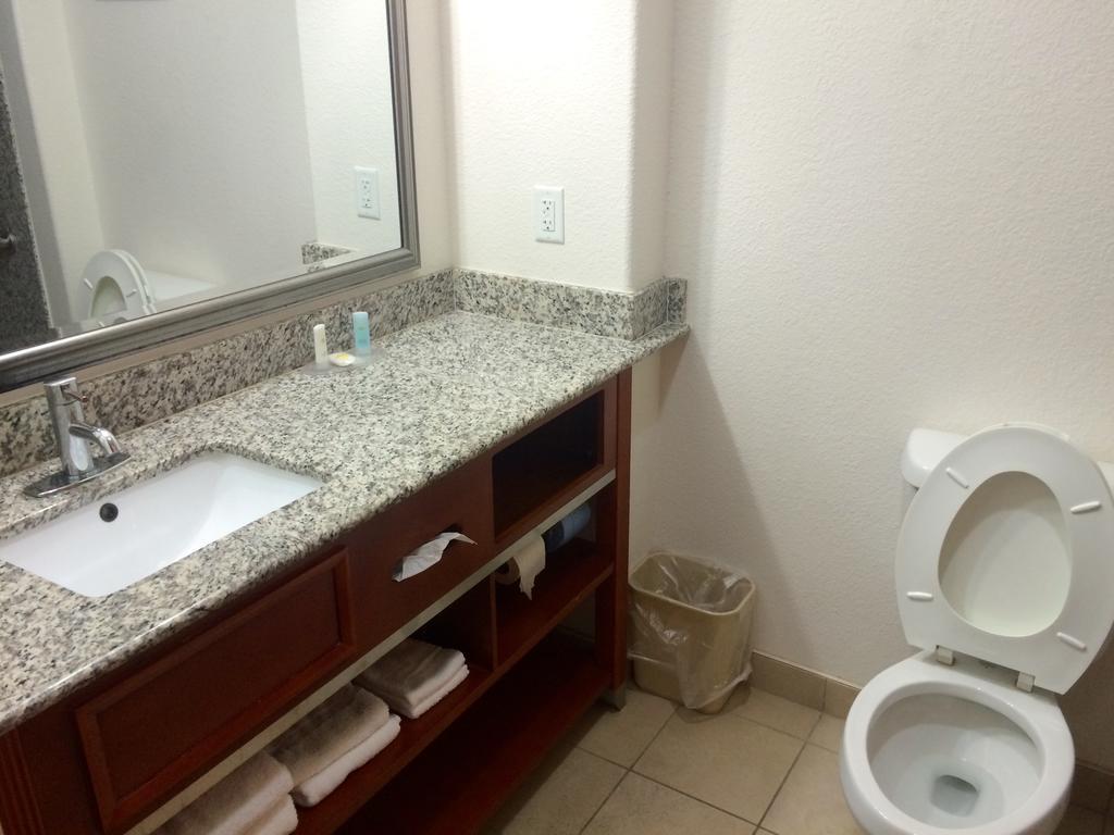 Comfort Inn & Suites Chesapeake - Portsmouth Eksteriør bilde
